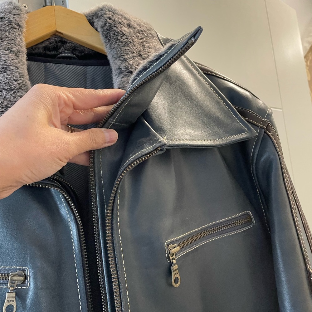 Leather jacket - Picture 4 of 14